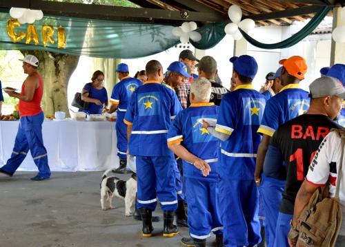 Funcionários do Setor de Limpeza do Ceasa comemoram o Dia do Gari