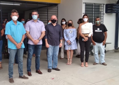 No mesmo dia, Ceasa recebe posto de saúde requalificado e realiza ação de distribuição de máscaras